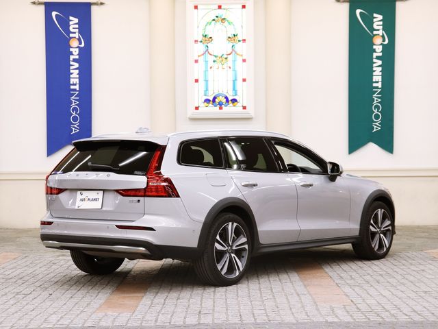 VOLVO VOLVO V60 CROSS COUNTRY 2023