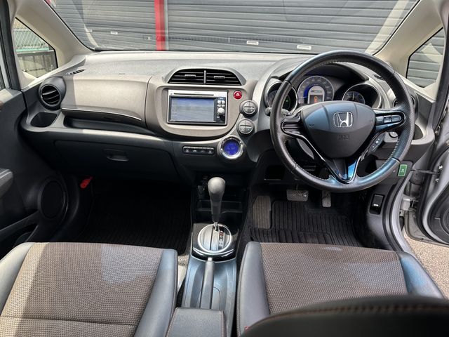 HONDA FIT SHUTTLE HYBRID 2011