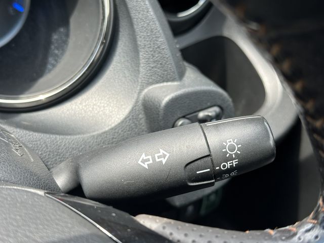 HONDA FIT SHUTTLE HYBRID 2011