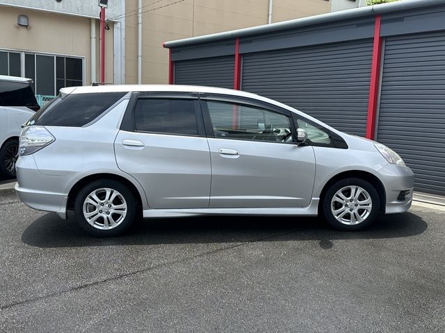HONDA FIT SHUTTLE HYBRID 2011