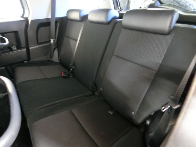 TOYOTA FJ CRUISER 4WD 2011