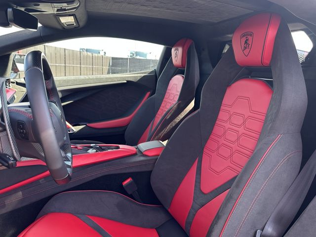 LAMBORGHINI LAMBORGHINI Revuelto 2024