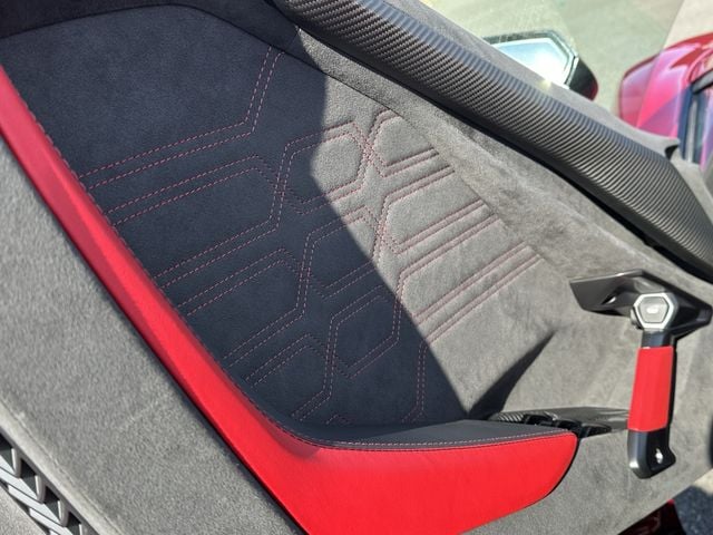 LAMBORGHINI LAMBORGHINI Revuelto 2024