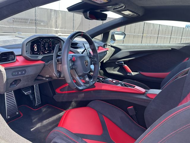 LAMBORGHINI LAMBORGHINI Revuelto 2024