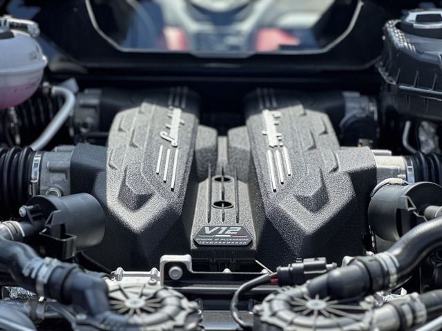 LAMBORGHINI LAMBORGHINI Revuelto 2024