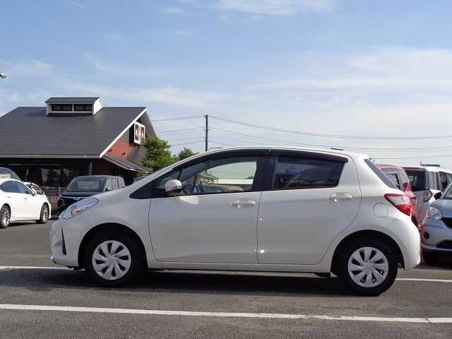 TOYOTA VITZ 2019