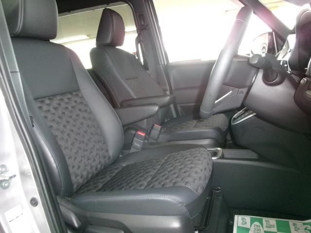 TOYOTA VOXY HYBRID 4WD 2023