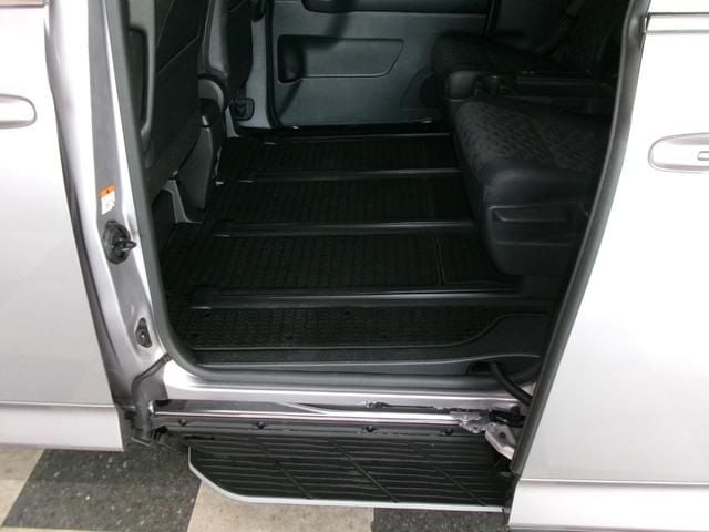 TOYOTA VOXY HYBRID 4WD 2023