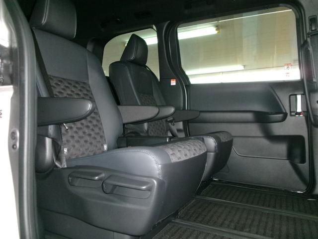 TOYOTA VOXY HYBRID 4WD 2023