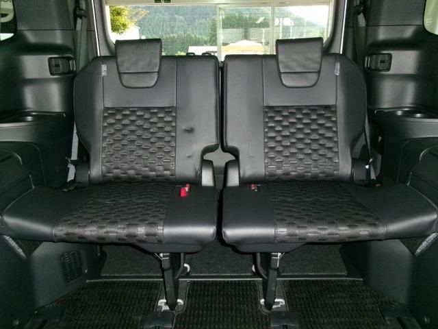 TOYOTA VOXY HYBRID 4WD 2023