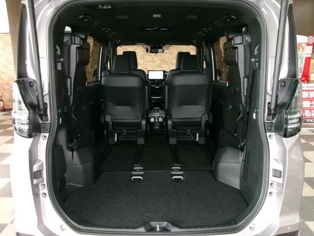 TOYOTA VOXY HYBRID 4WD 2023