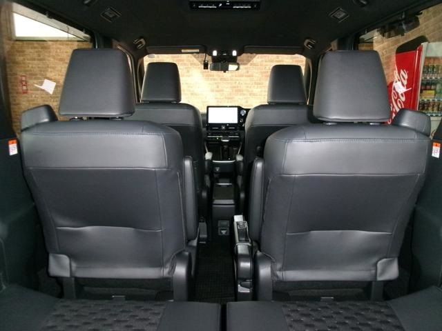 TOYOTA VOXY HYBRID 4WD 2023