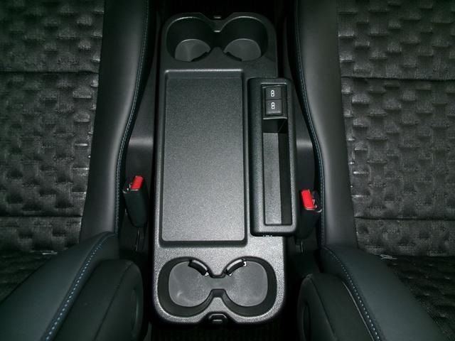 TOYOTA VOXY HYBRID 4WD 2023