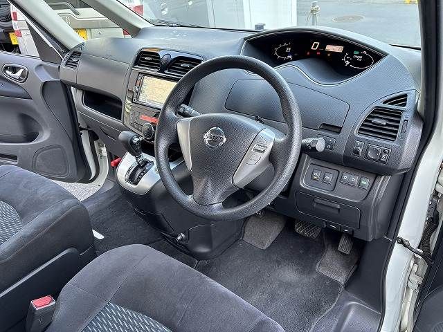 NISSAN SERENA  S-HYBRID 2014