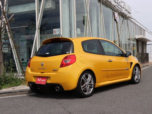 RENAULT RENAULT LUTECIA 2010