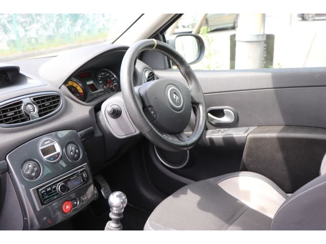 RENAULT RENAULT LUTECIA 2010