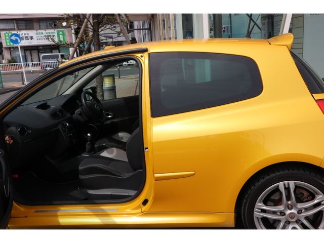 RENAULT RENAULT LUTECIA 2010