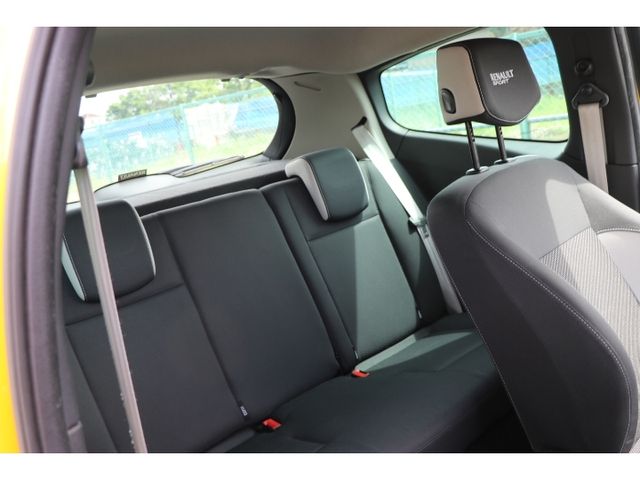 RENAULT RENAULT LUTECIA 2010