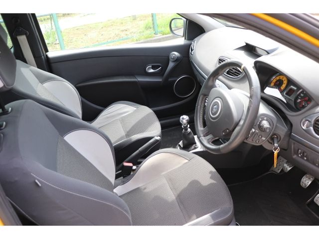 RENAULT RENAULT LUTECIA 2010