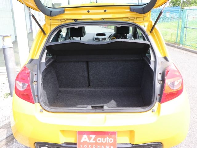 RENAULT RENAULT LUTECIA 2010