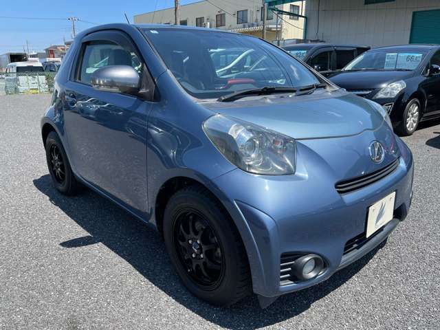 TOYOTA iQ 2011