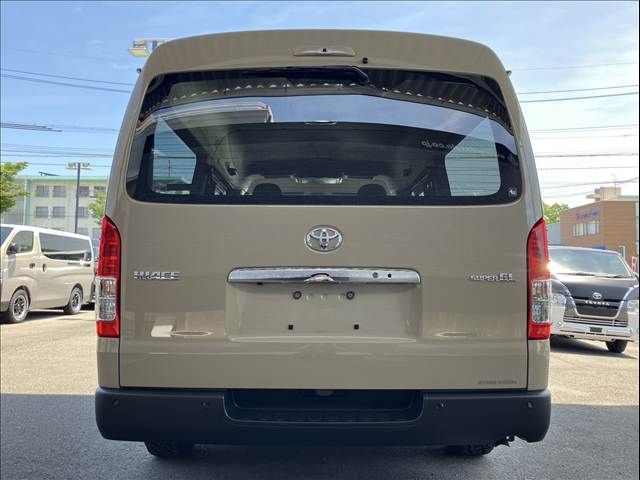 TOYOTA HIACE van 4WD 2024