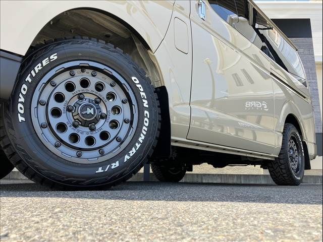 TOYOTA HIACE van 4WD 2024