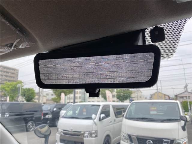 TOYOTA HIACE van 4WD 2024