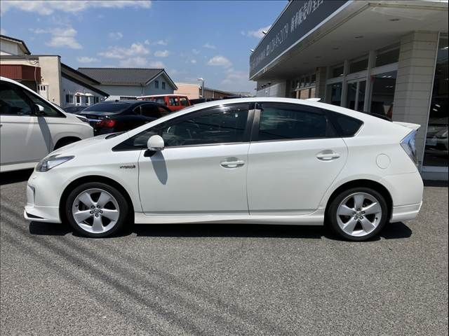 TOYOTA PRIUS 2014