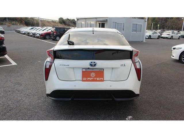 TOYOTA PRIUS 2016