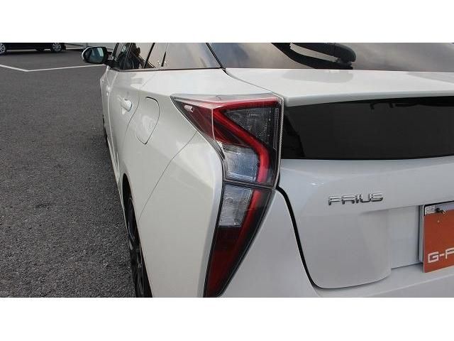 TOYOTA PRIUS 2016