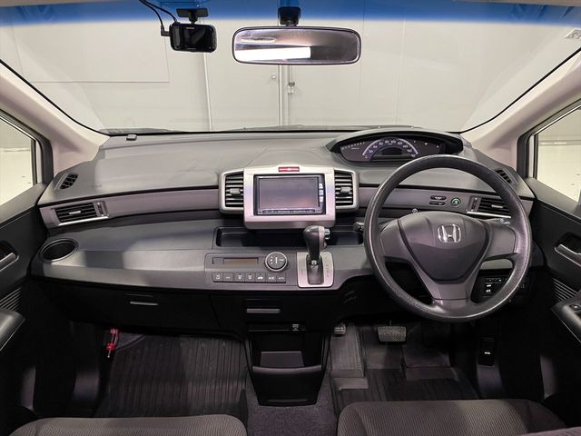 HONDA FREED 2012