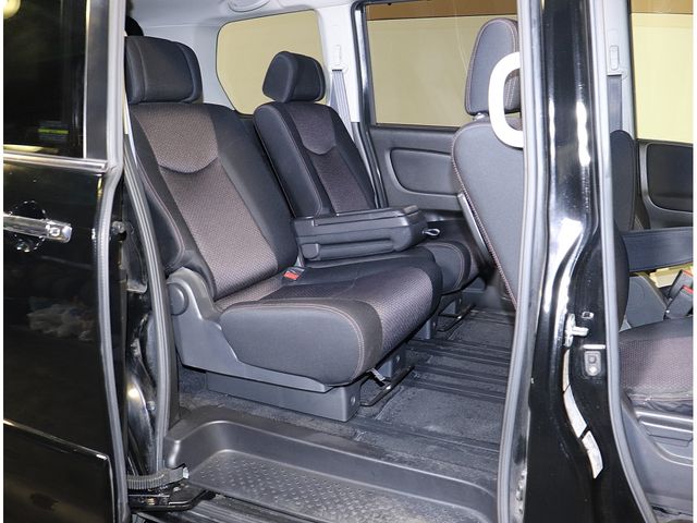 NISSAN SERENA  WG 2012