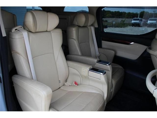 TOYOTA ALPHARD hybrid 4WD 2016