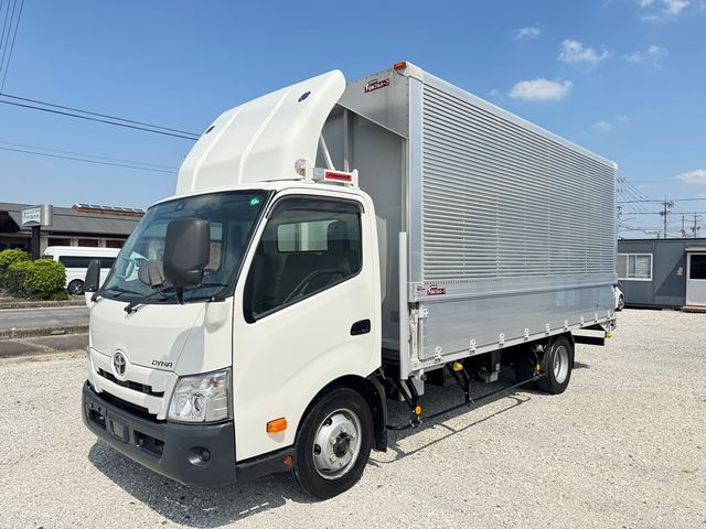 TOYOTA DYNA 2020