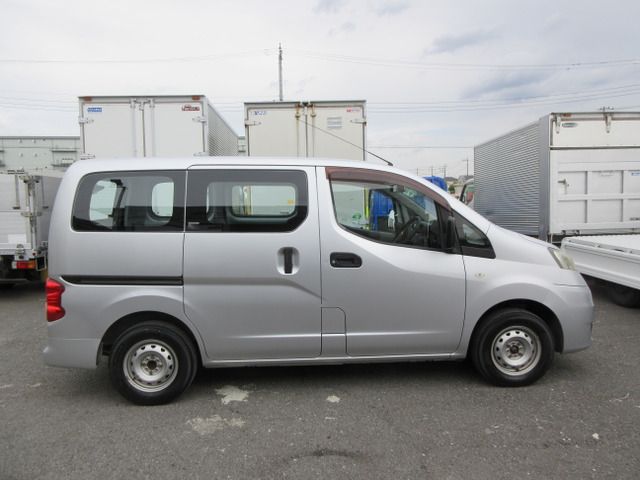 NISSAN NV200 VANETTE van 2011