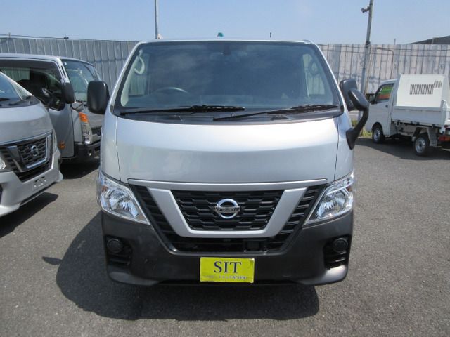 NISSAN NV350 CARAVAN 2019