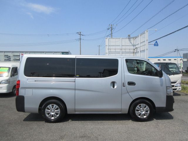 NISSAN NV350 CARAVAN 2019
