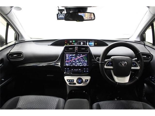 TOYOTA PRIUS 4WD 2018