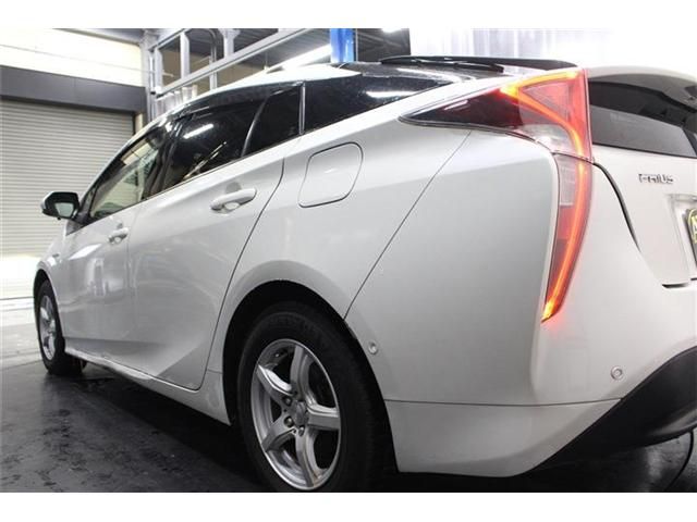 TOYOTA PRIUS 4WD 2018