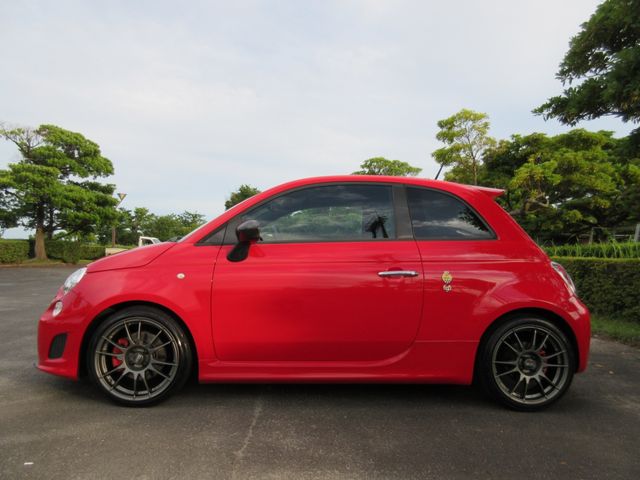 FIAT ABARTH 695 2011