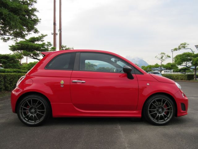FIAT ABARTH 695 2011
