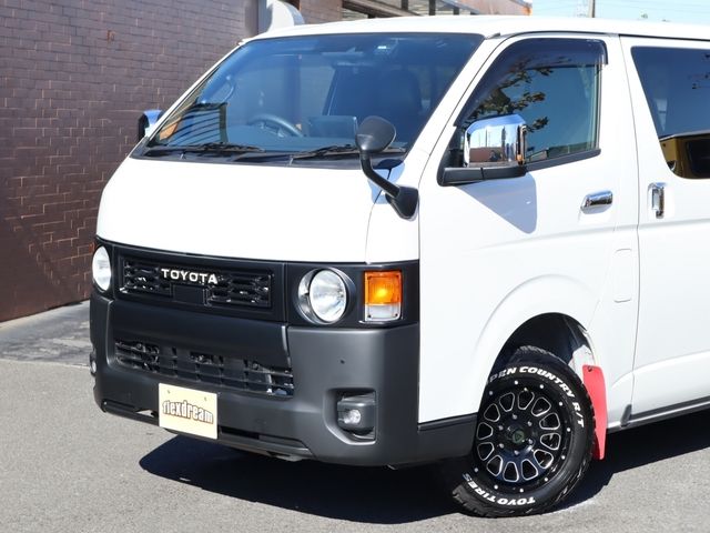 TOYOTA HIACE van 4WD 2023