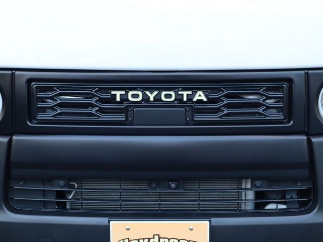 TOYOTA HIACE van 4WD 2023