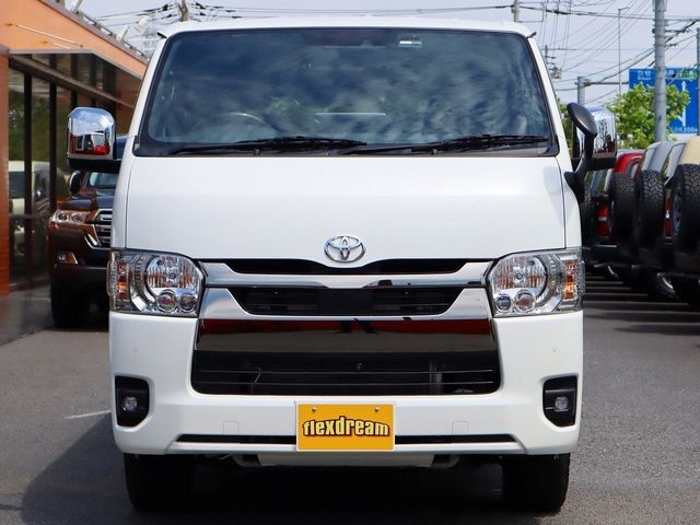 TOYOTA HIACE van 4WD 2023