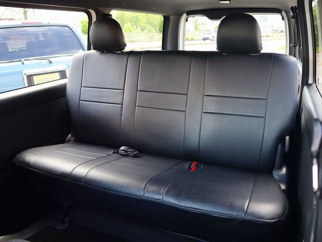 TOYOTA HIACE van 4WD 2023