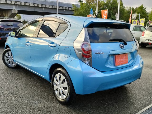 TOYOTA AQUA 2013