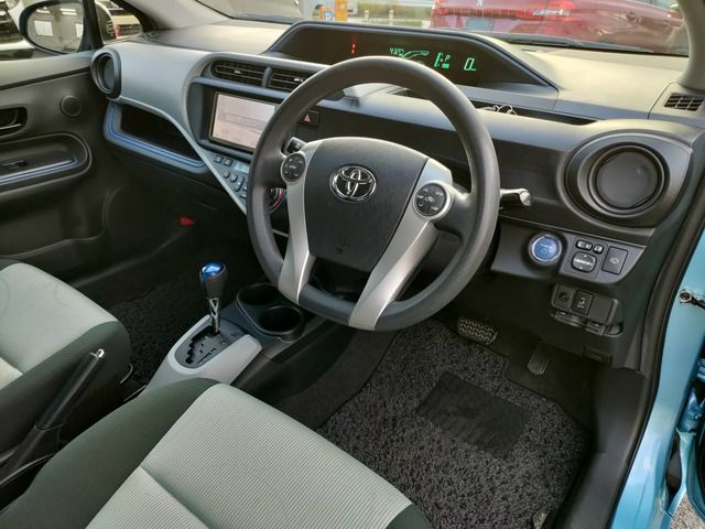 TOYOTA AQUA 2013