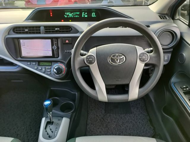 TOYOTA AQUA 2013