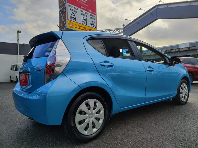 TOYOTA AQUA 2013
